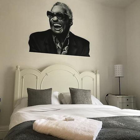 Wansford Country Lounge B&B Eksteriør billede