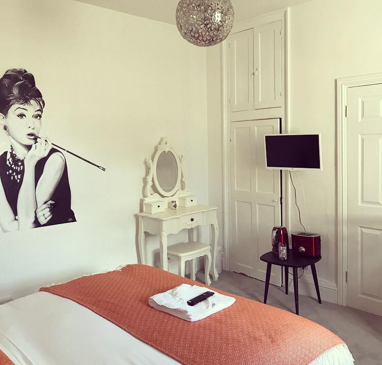 Wansford Country Lounge B&B Eksteriør billede